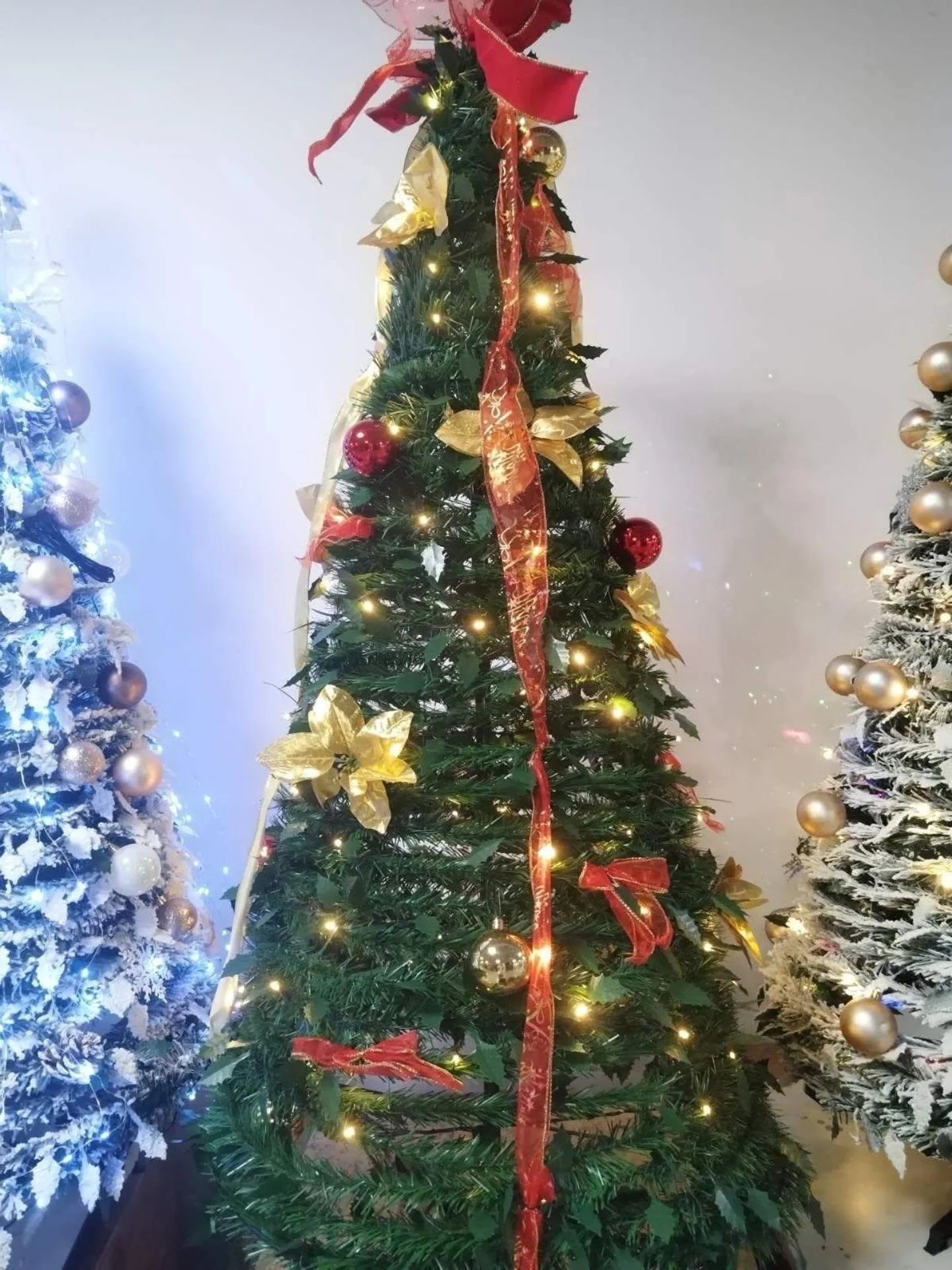 Brzo Sklopiva Jelka sa Ukrasima i Lampicama