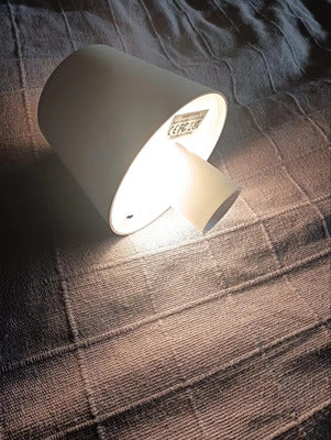 Lampa od Flaše Koja Ulepšava Svaki Prostor