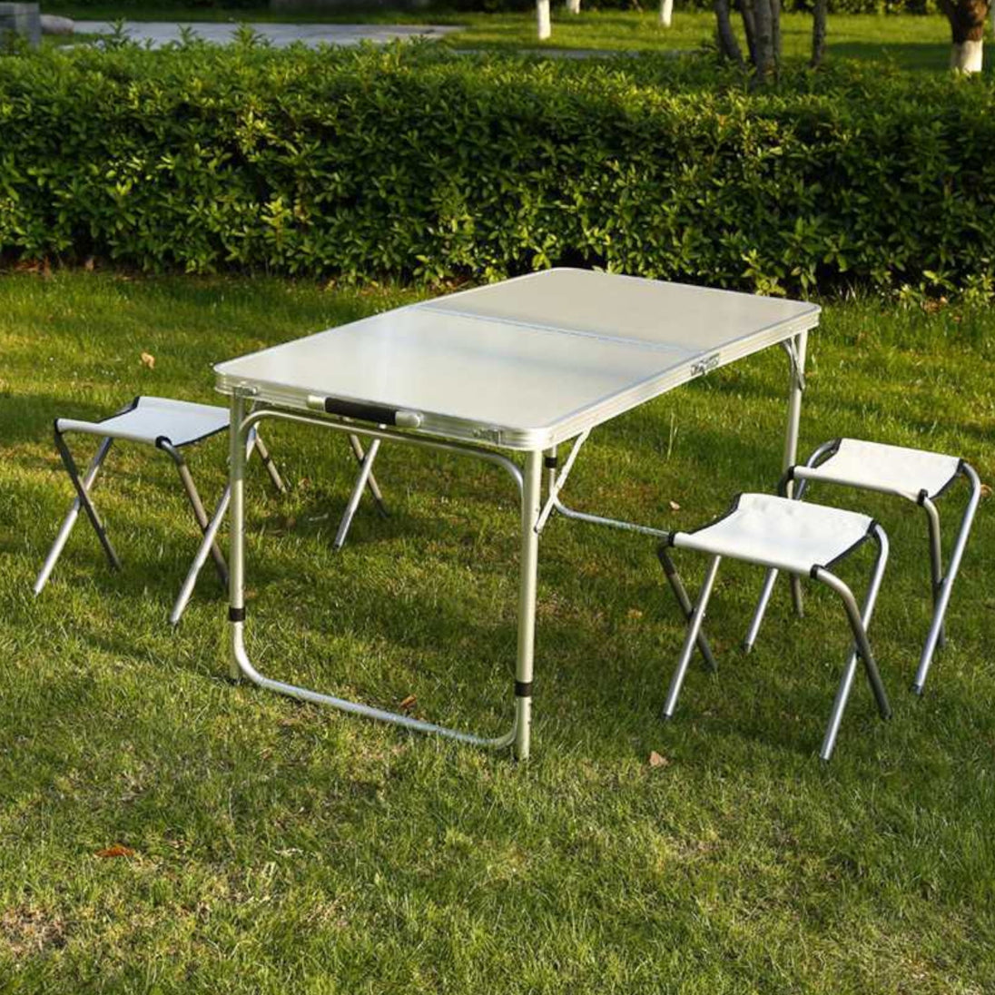 Set Sklopivog Stola i 4 Stolice za Piknik