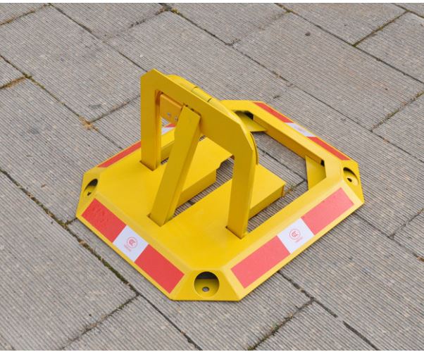 Mehanička Rampa za Parking sa Ključem